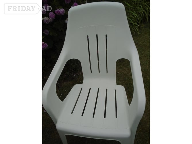 JARDIN WHITE ROUND TABLE/4 HIGH BACK CHAIRS - Garden in Melksham