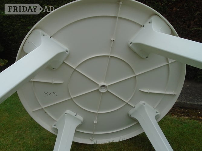 JARDIN WHITE ROUND TABLE/4 HIGH BACK CHAIRS - Garden
