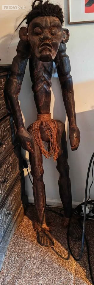 Large African tribal statue 125 cm high in Pevensey