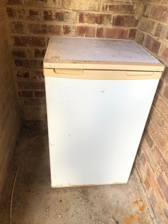 LEC Small Fridge 