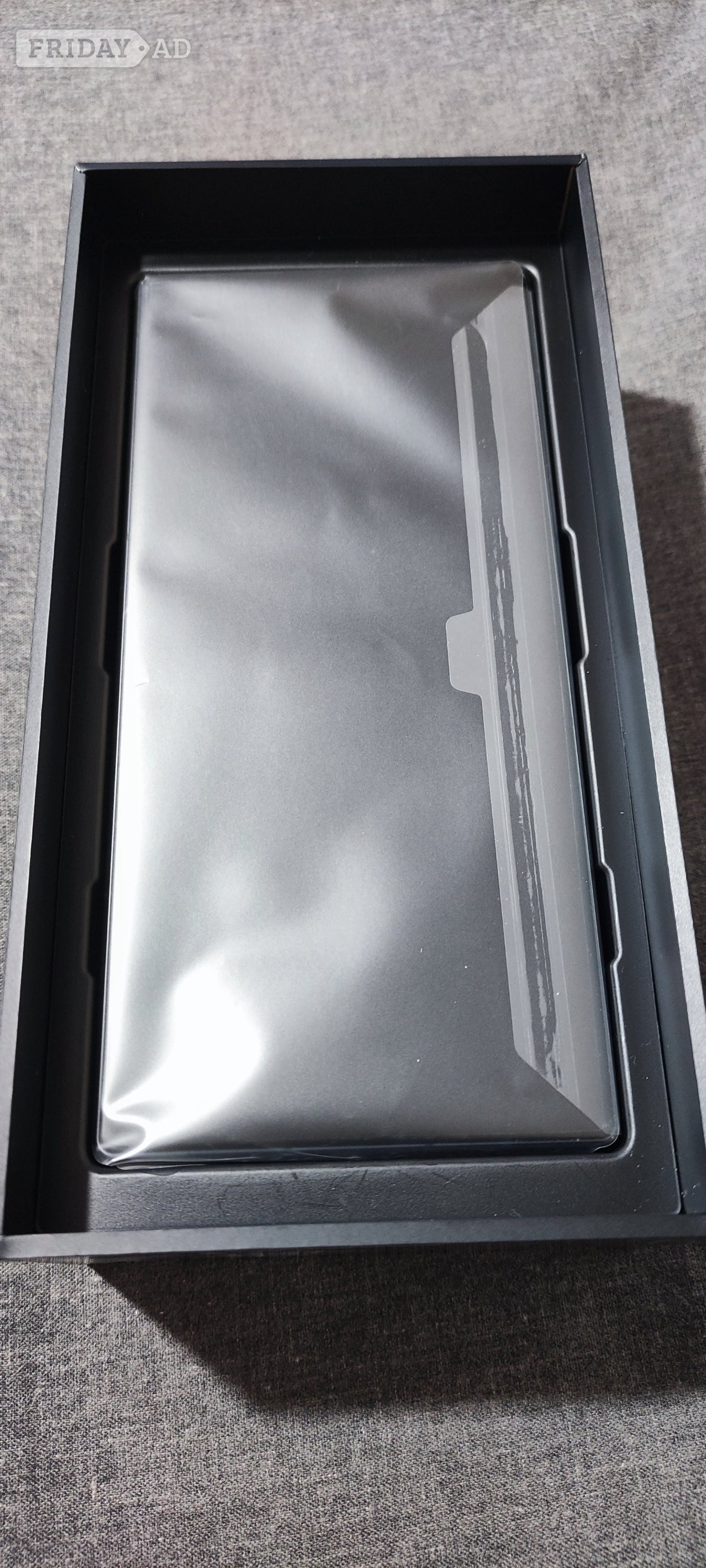 Poole Red Magic 8 Pro  Gaming  phone in like new.