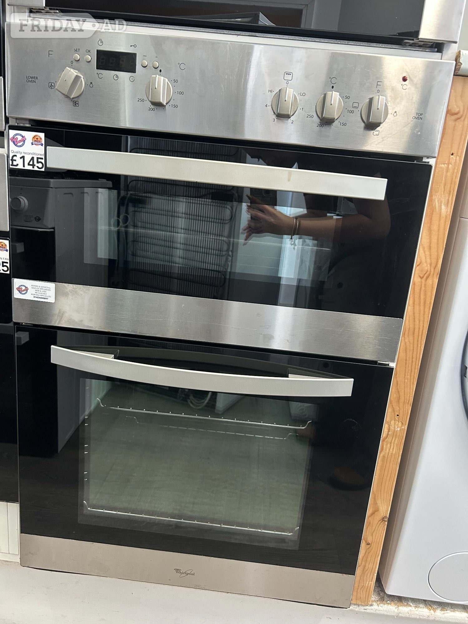 WHIRLPOOL ELECTRIC BUILT IN OVEN in St. Leonards-On-Sea