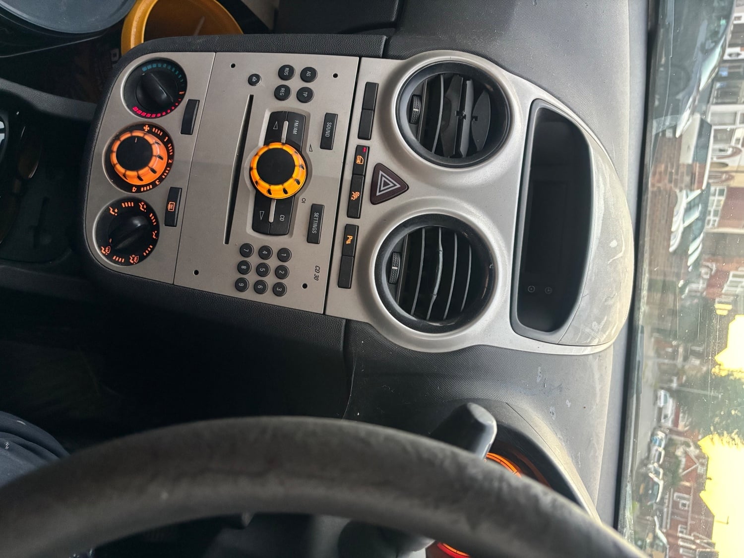[ berth ]Vauxhall Corsa