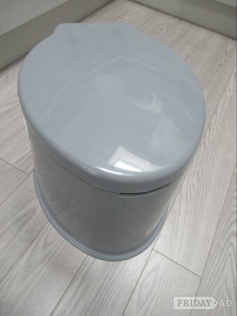 Humlin Portable camping toilet.