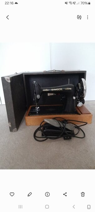 Vintage Electric Singer Sewing Machine