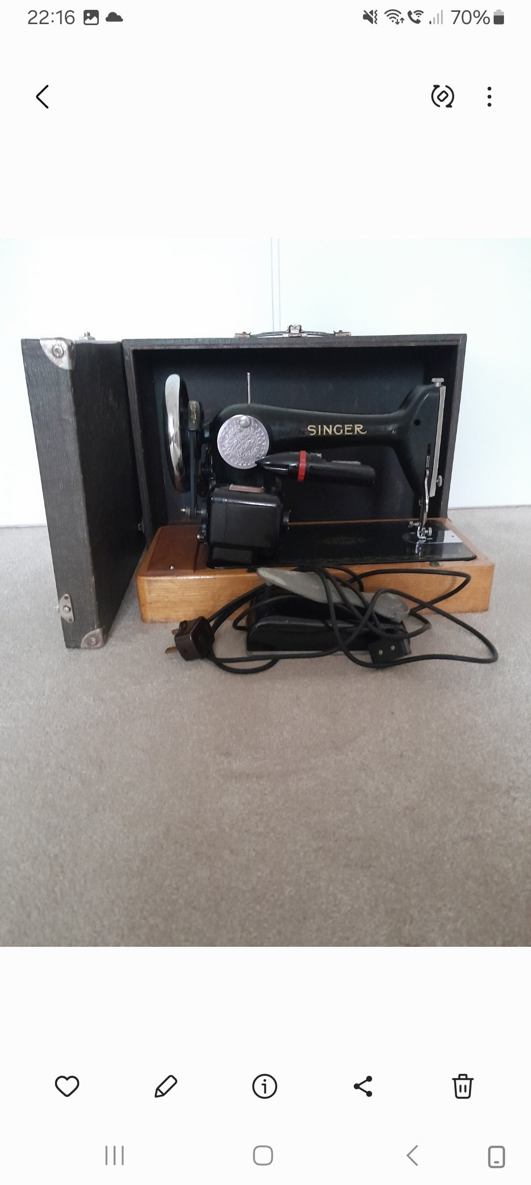 Vintage Electric Singer Sewing Machine