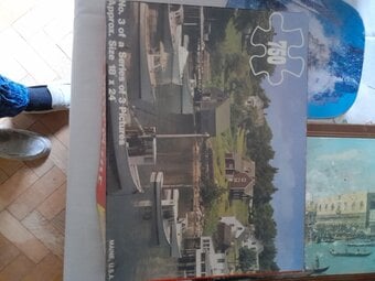 Collection of 4 different jigsaw puzzles 