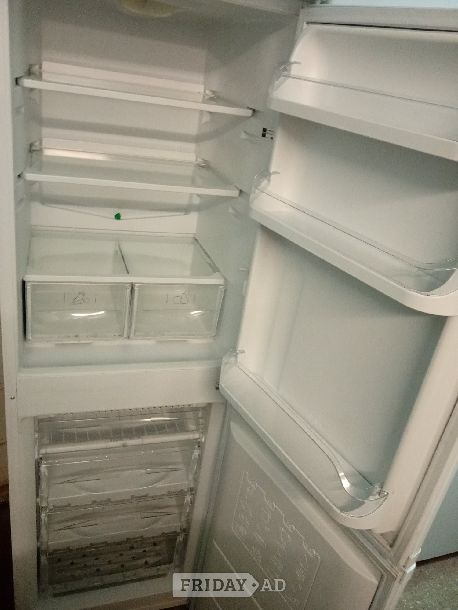 Hotpoint fridge freezer in top condition 