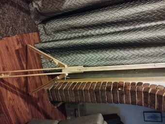 EASEL ARTISTS TOOL TO MOUNT ARTWORK FOR PAINTING AND DRAWING
