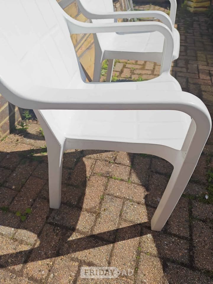 2 sturdy comfy garden Nova chairs from the Faversham group - Garden in Pevensey