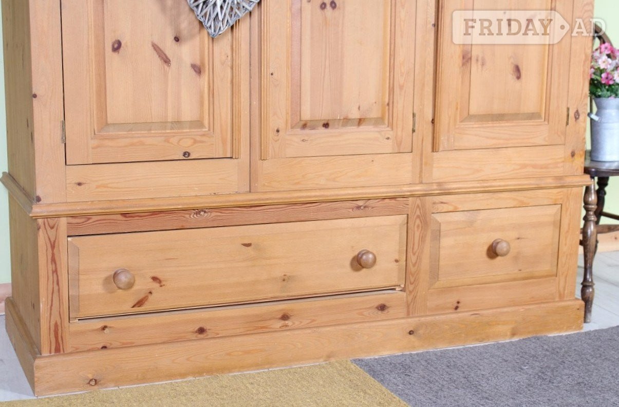 Delivery Options - Pine Farmhouse Triple Wardrobe 5 Sections - Furniture in Hailsham