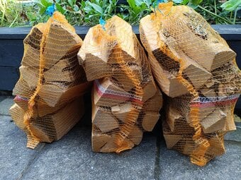 Logs for sale 