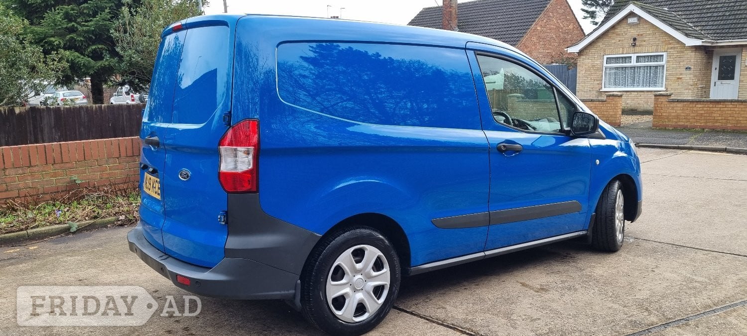 [ berth ]Ford Transit Courier