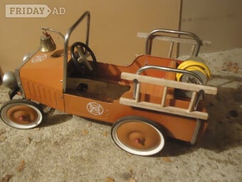 Vintage 1938 America Fire Truck Pedal Car, Good Working Order