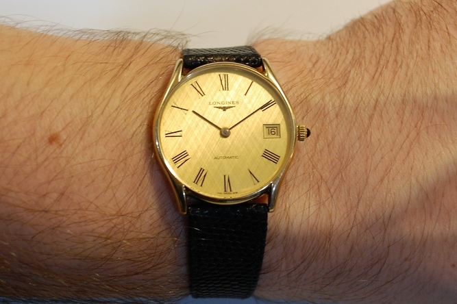 Worthing Longines gentlemans 9ct solid gold wristwatch.