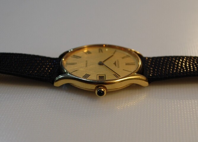 Longines gentlemans 9ct solid gold wristwatch. - Clothing, Footwear & Accessories in Worthing
