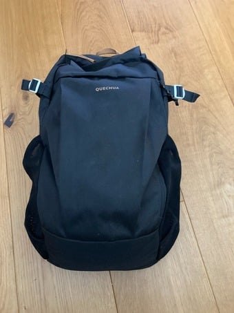 Quenchua NH Arpenaz 100, 20 Litre Hiking Backpack - Black