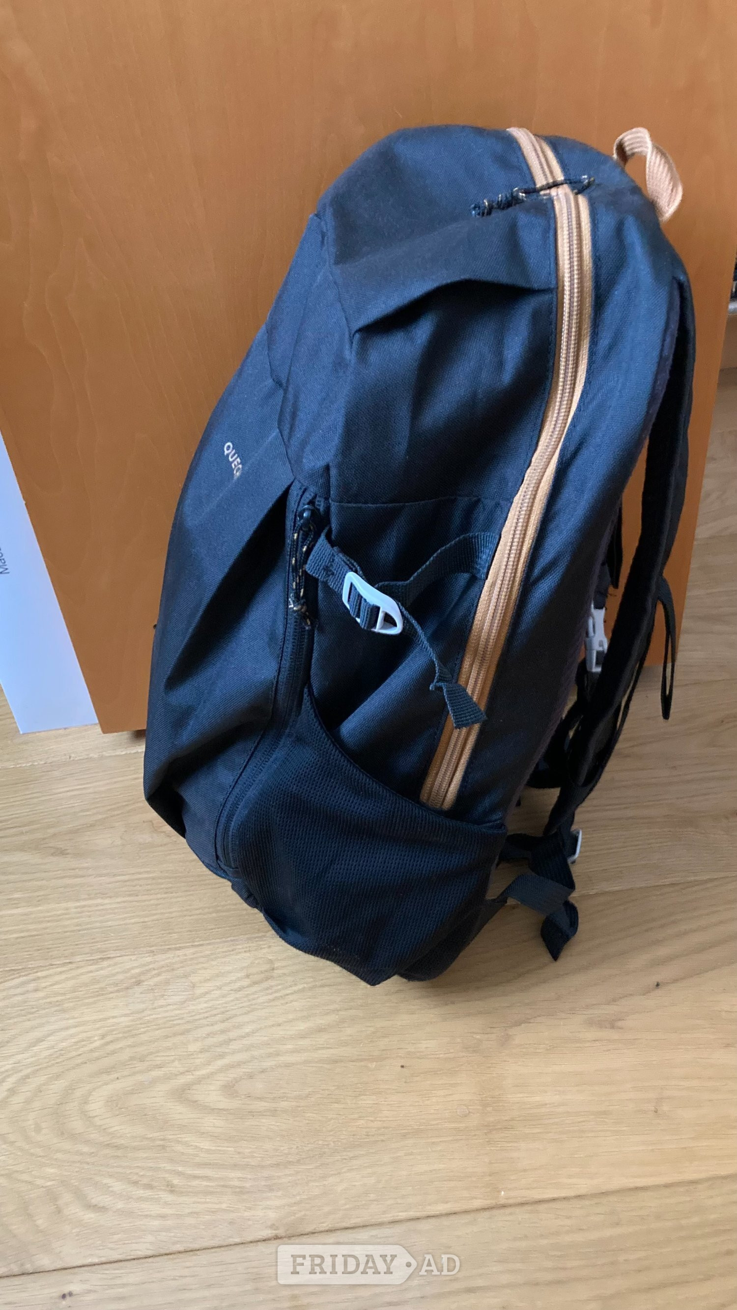 Quenchua NH Arpenaz 100, 20 Litre Hiking Backpack - Black - Sports Equipment in Crawley