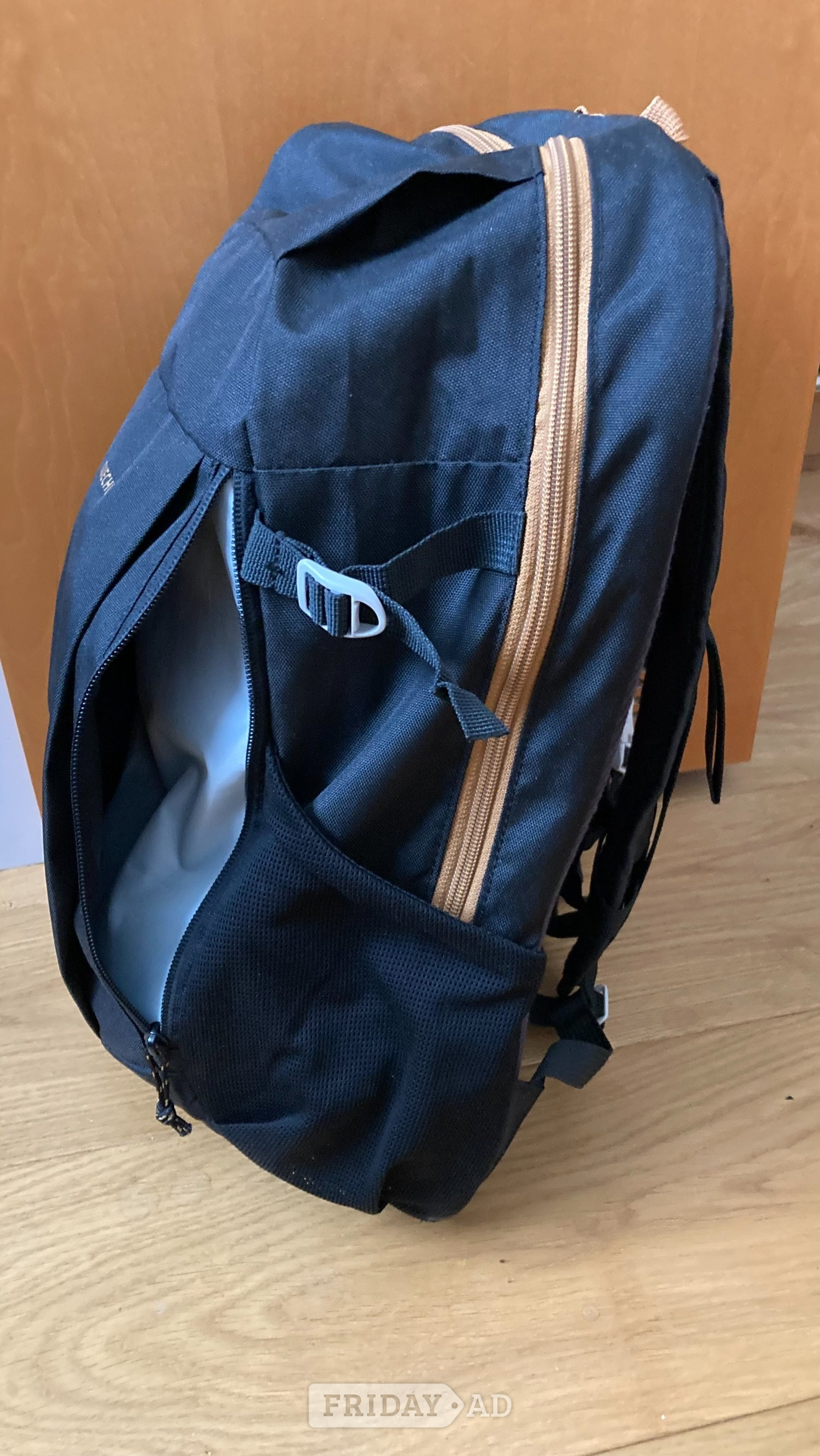 Quenchua NH Arpenaz 100, 20 Litre Hiking Backpack - Black - Sports Equipment