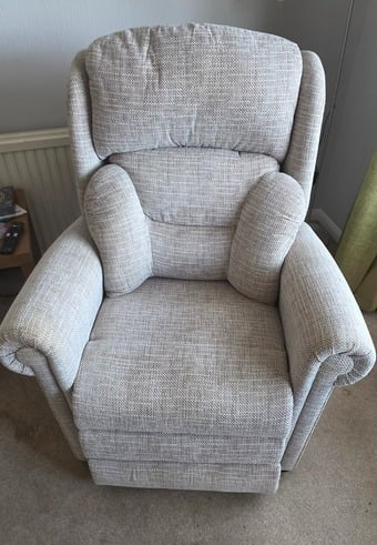 Dorchester Premier Quad Motor Riser Chair