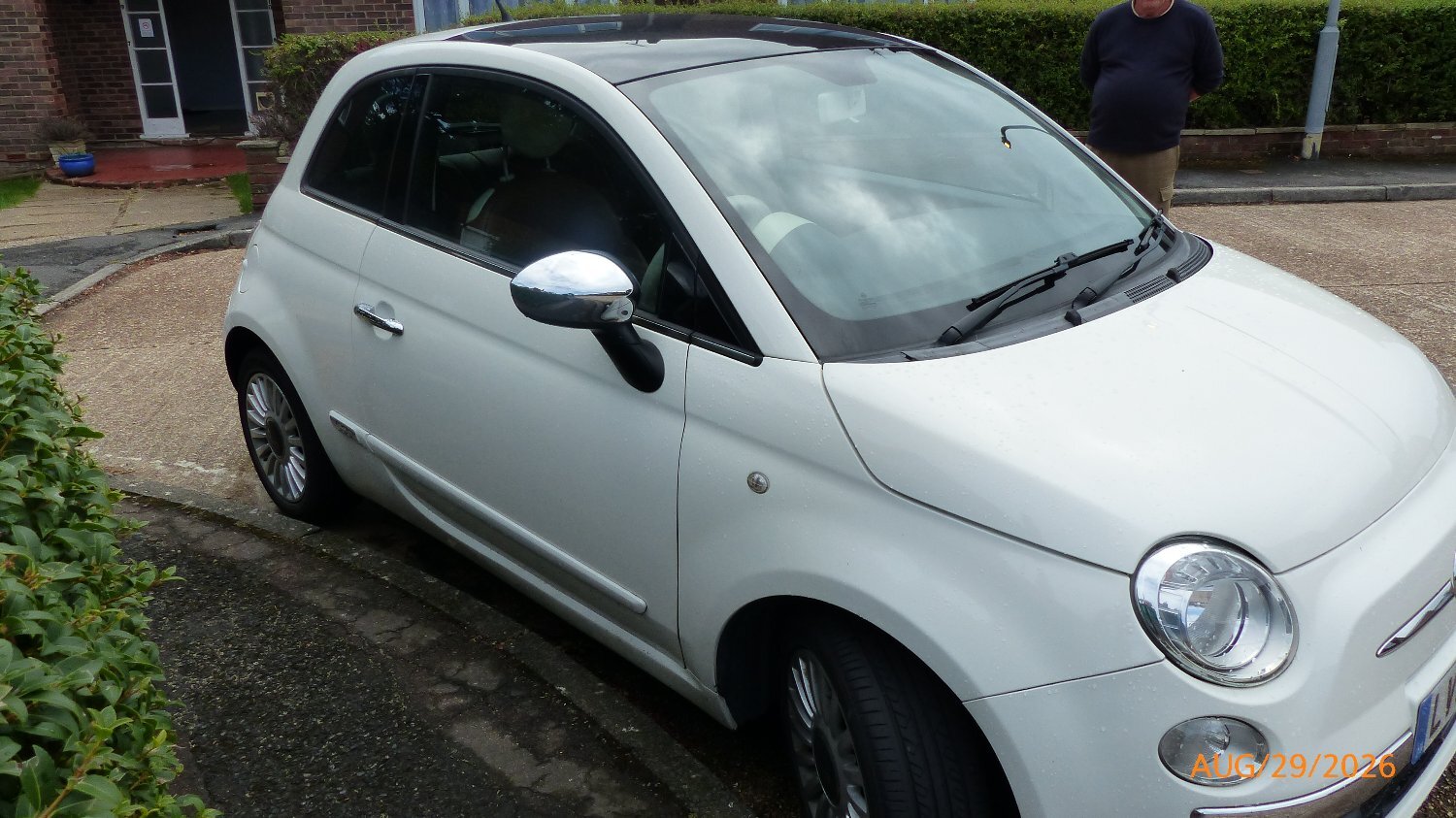 FIAT 500 White. excellent condition 30.000 miles.   - Cars in Bexhill-On-Sea