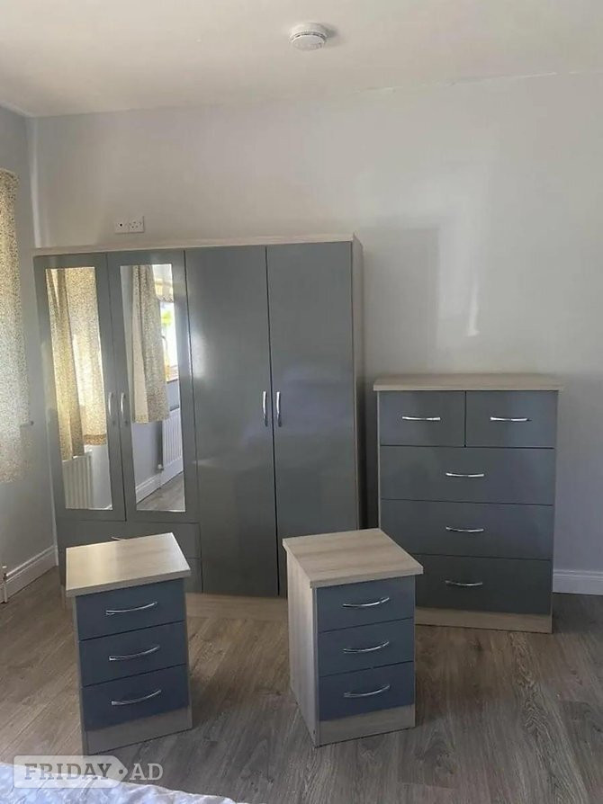 NEVADA 4 DOOR 2 DRAWER MIRRORED WARDROBE SET GREY GLOSS/OAK