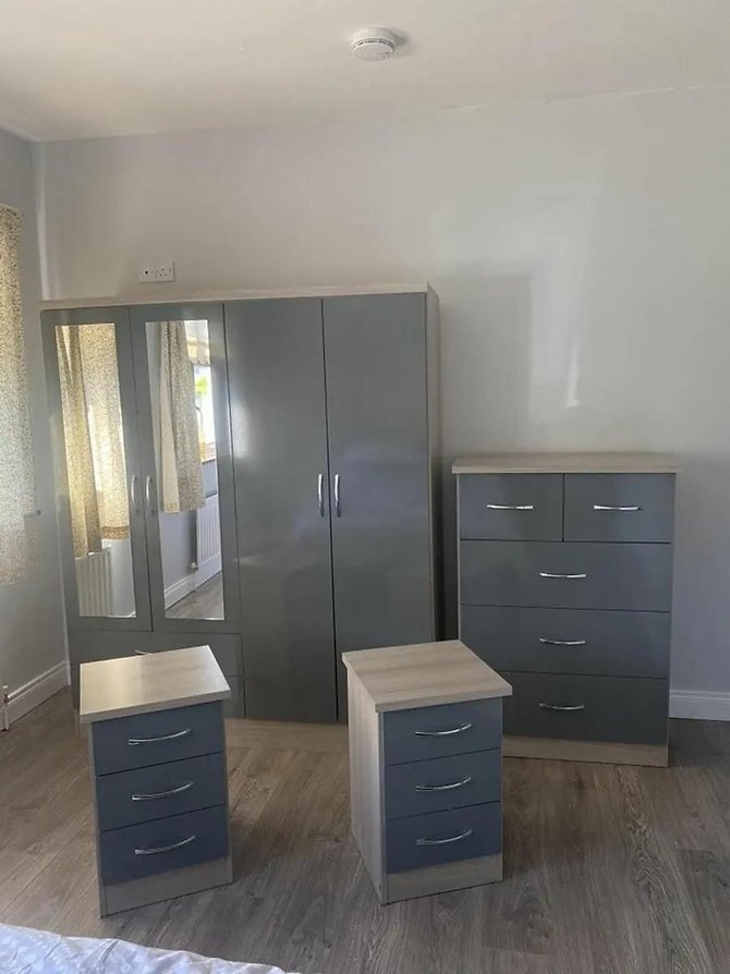 NEVADA 4 DOOR 2 DRAWER MIRRORED WARDROBE SET GREY GLOSS/OAK
