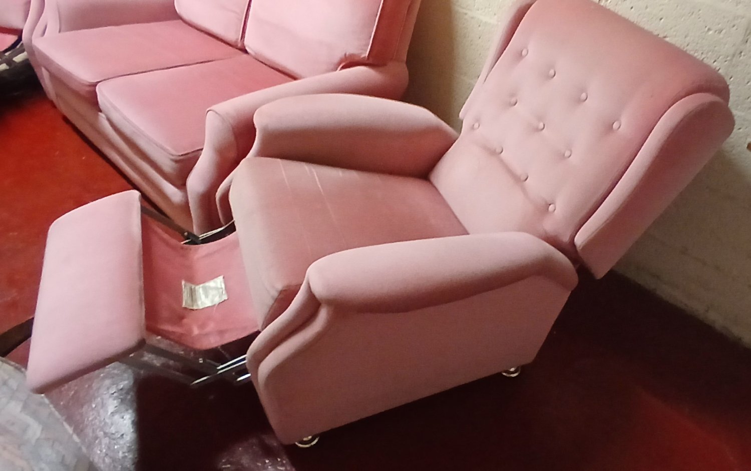 Bath Three piece suite Sofa & 2 recliner Armchairs