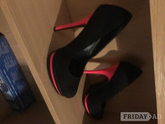 Stilleto black and pink
