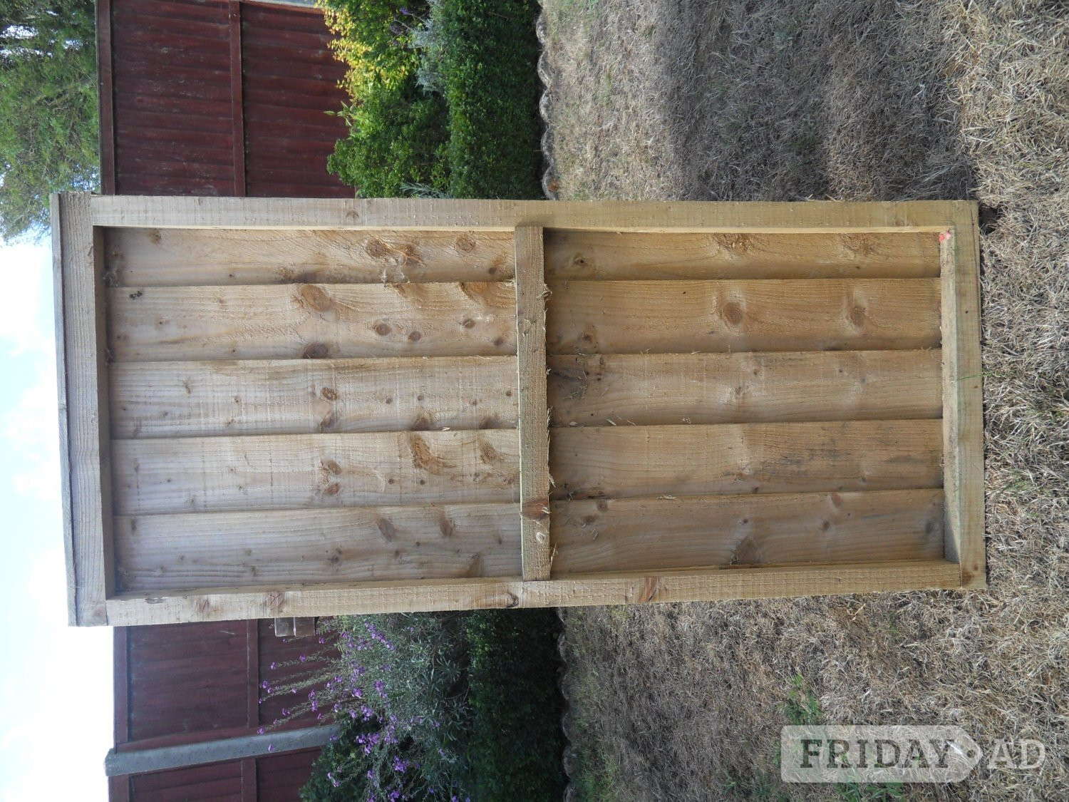 ONE VERTICAL CLOSE BOARD FENCE PANEL