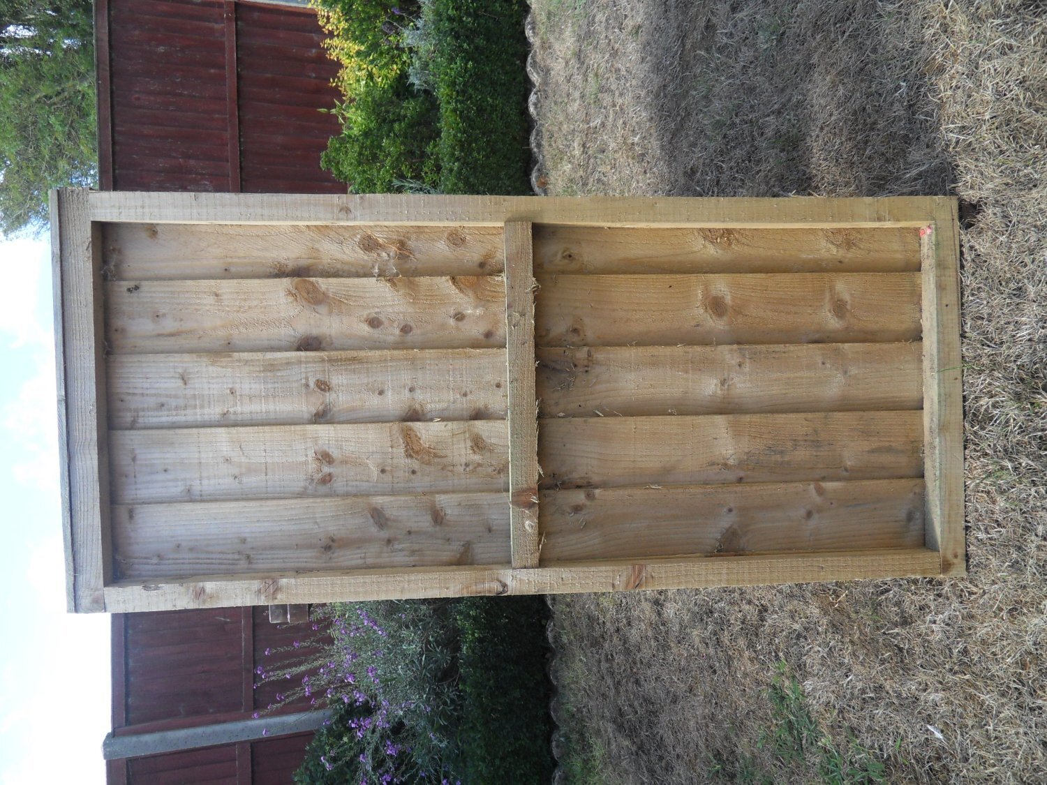ONE VERTICAL CLOSE BOARD FENCE PANEL