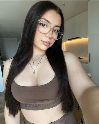 NAUGHTY LILY READY TO SATISFY YOU