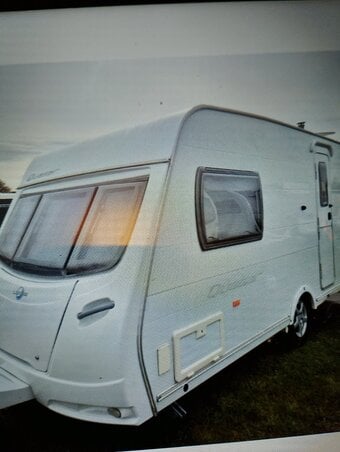 Lunar Quasar 2 berth caravan with Motor Mover 