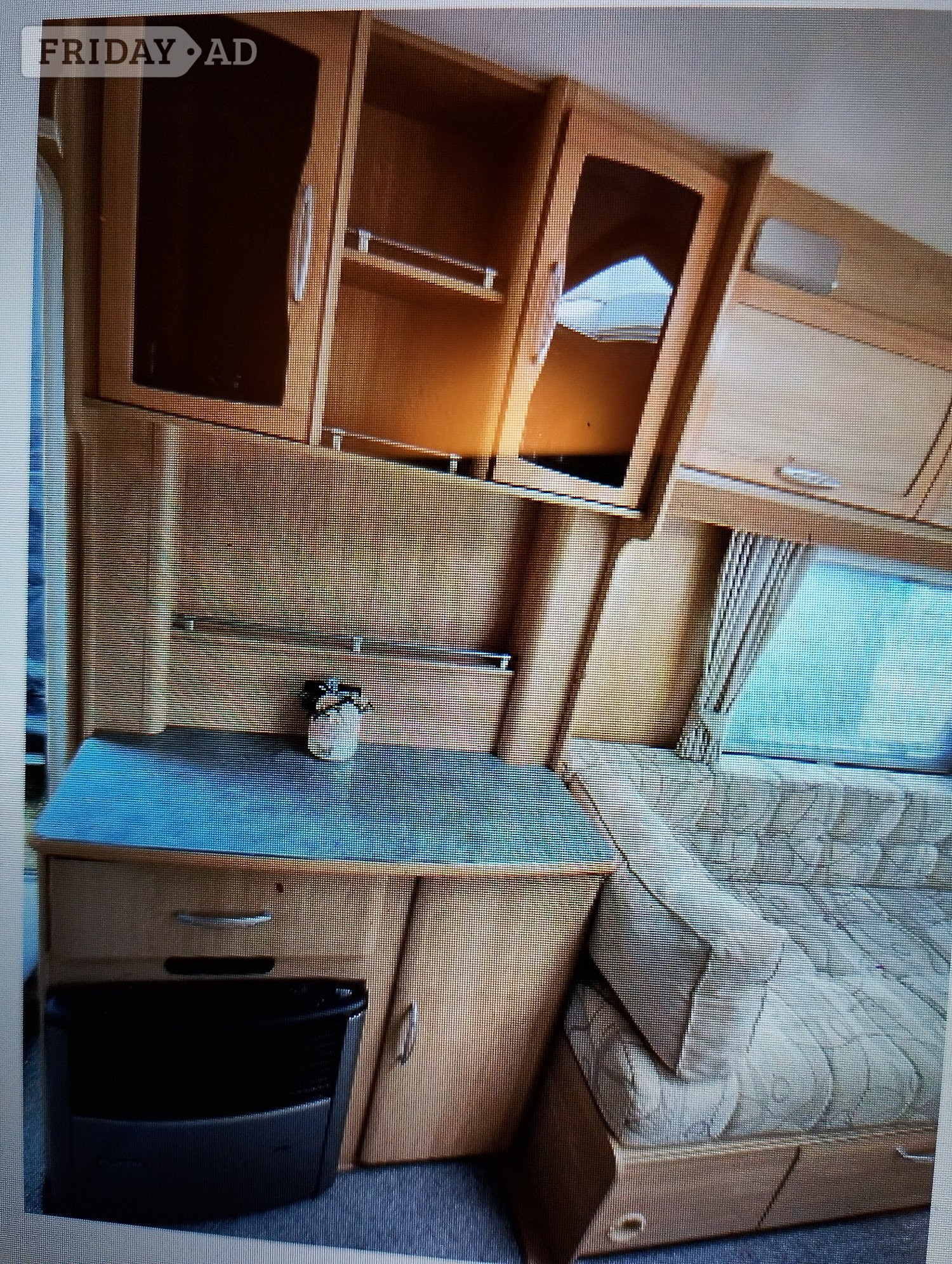Lunar Quasar 2 berth caravan with Motor Mover  - Motorhomes & Caravans in Stanford-Le-Hope