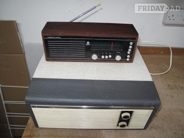 RECORD PLAYER AND ROBERTS RADIO RM33  FOR SALE in Hastings