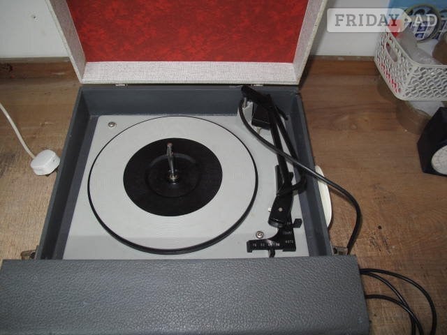 Hastings RECORD PLAYER AND ROBERTS RADIO RM33  FOR SALE