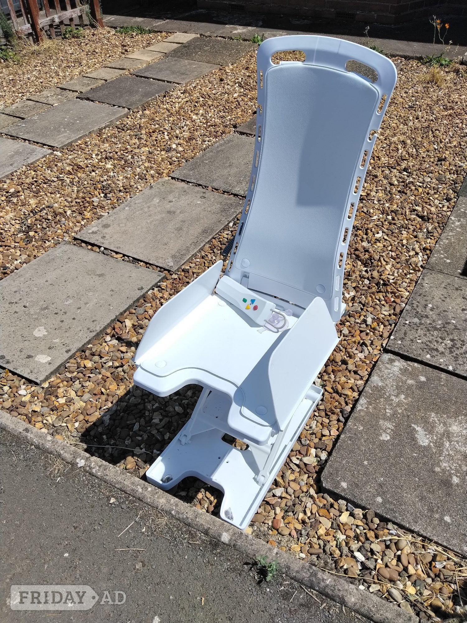 Bath powered chair 