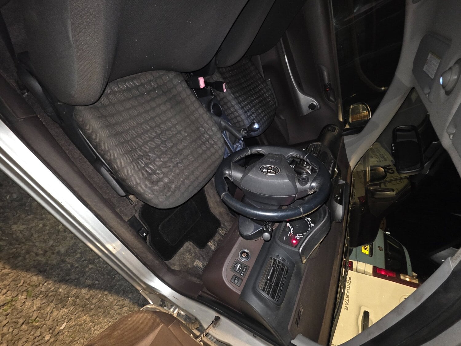 Toyota iq2 small city car 34700 genuine miles  - Cars