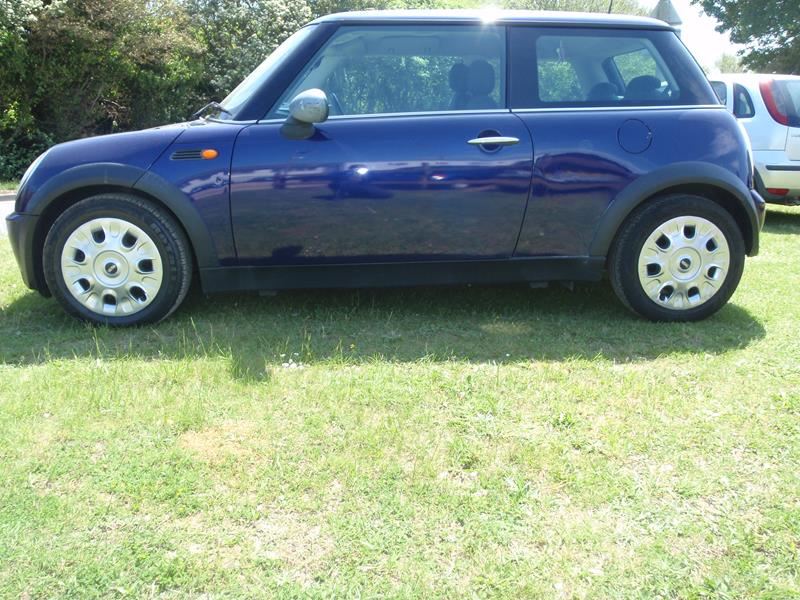 Mini Hatch One 2005 - Cars