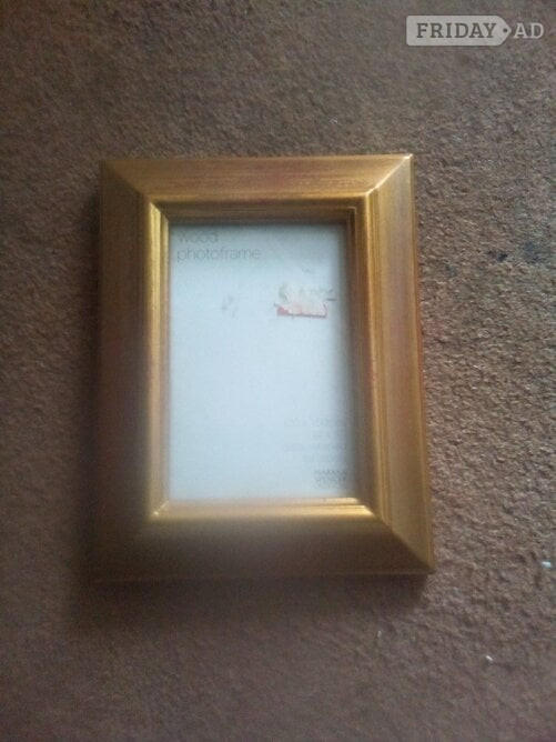 Picture frame 6 X 4", wood, M&S, brand new in St. Albans