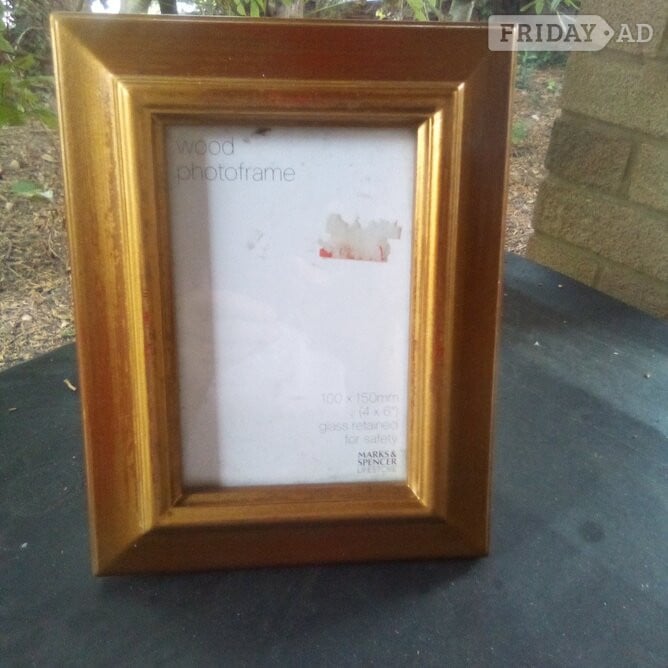 Picture frame 6 X 4", wood, M&S, brand new