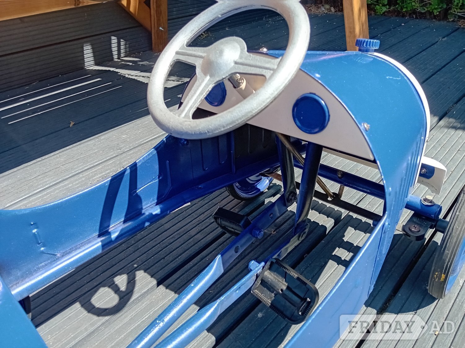 Kids Vintage metal pedal car - Baby & Kids in Newhaven