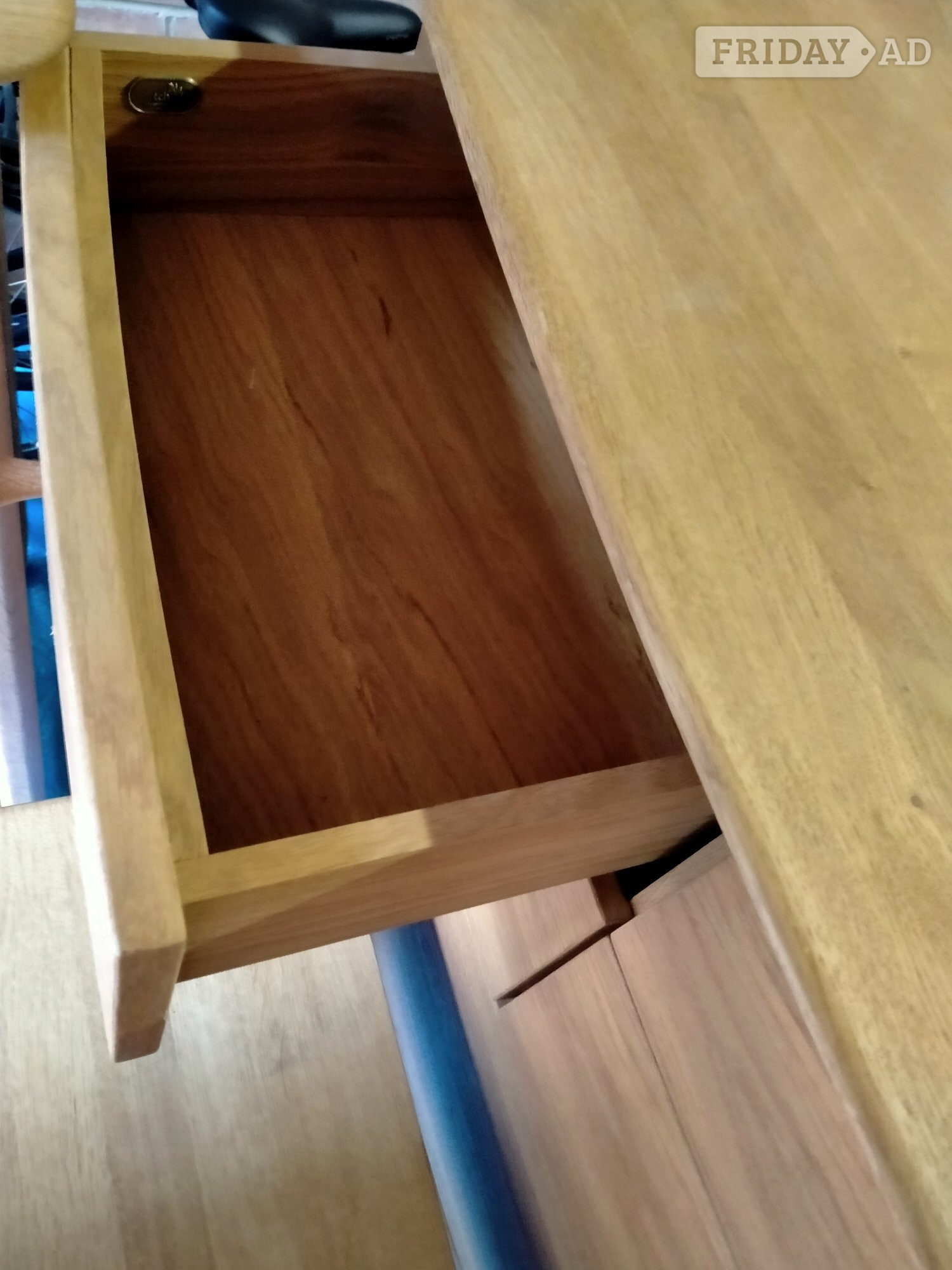 Eastbourne Beautiful Oak chest of drawers