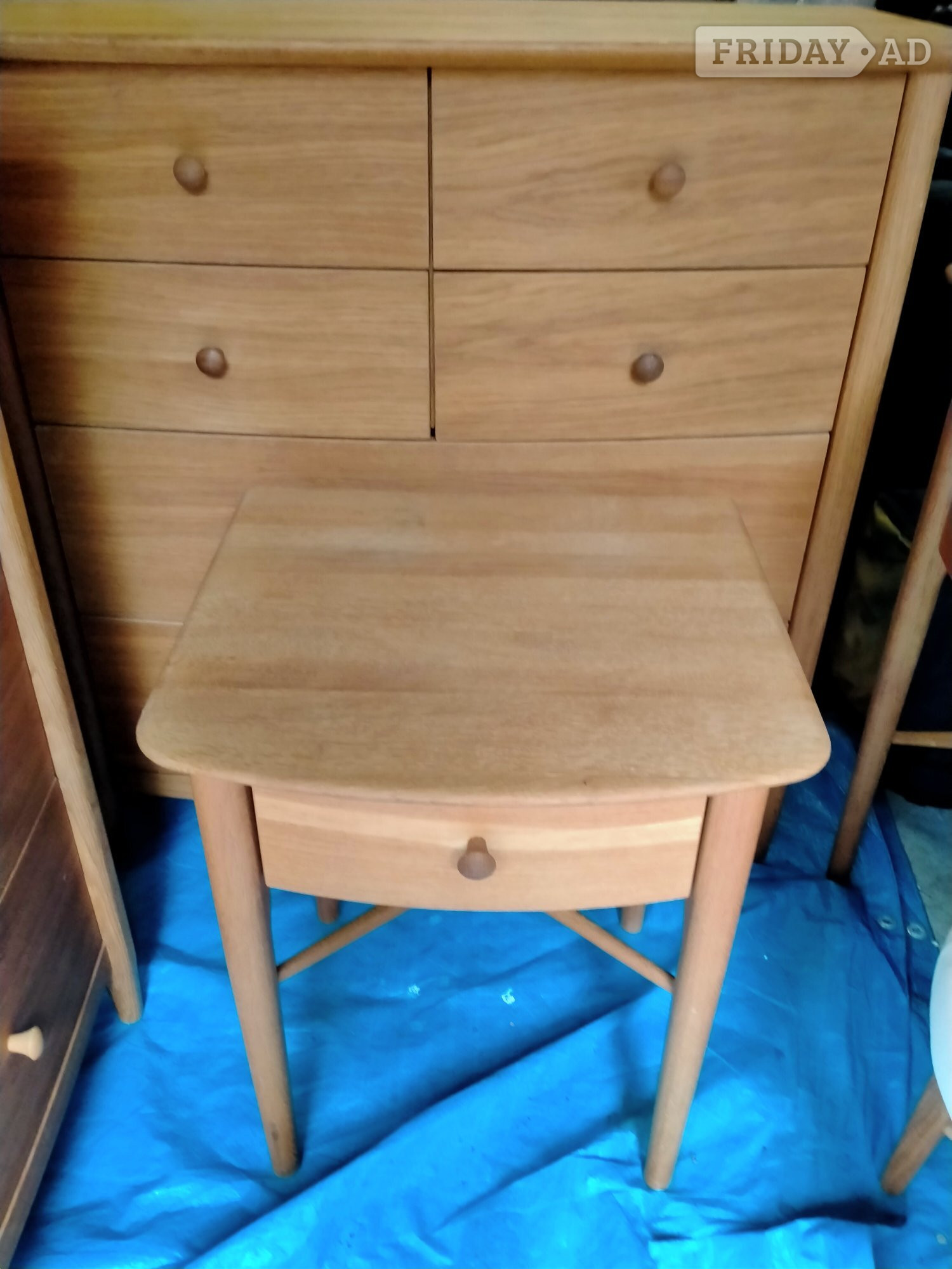 Beautiful Oak chest of drawers - Furniture in Eastbourne