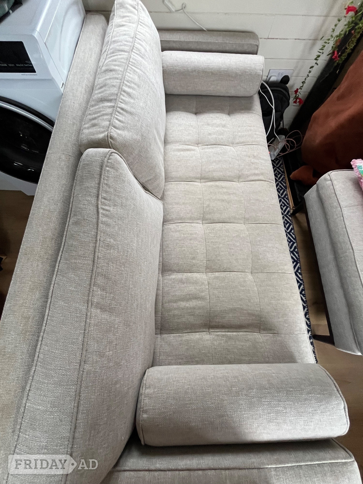 Swyft Sofa model 2 and ottoman. 2-3 seater - Furniture in Worthing