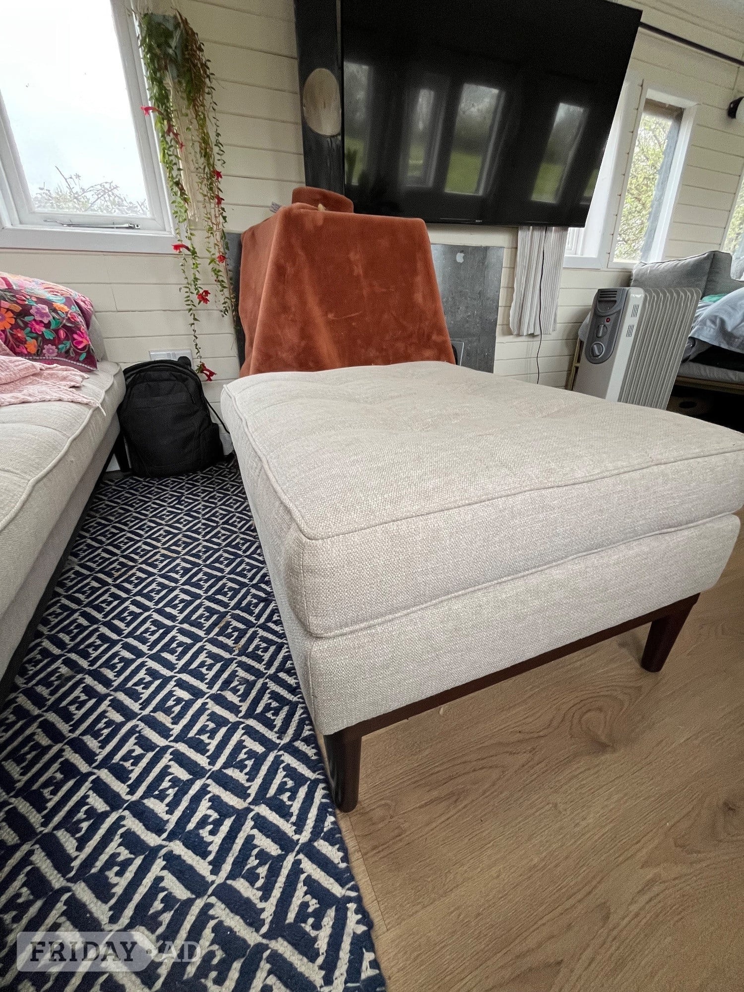Swyft Sofa model 2 and ottoman. 2-3 seater - Furniture