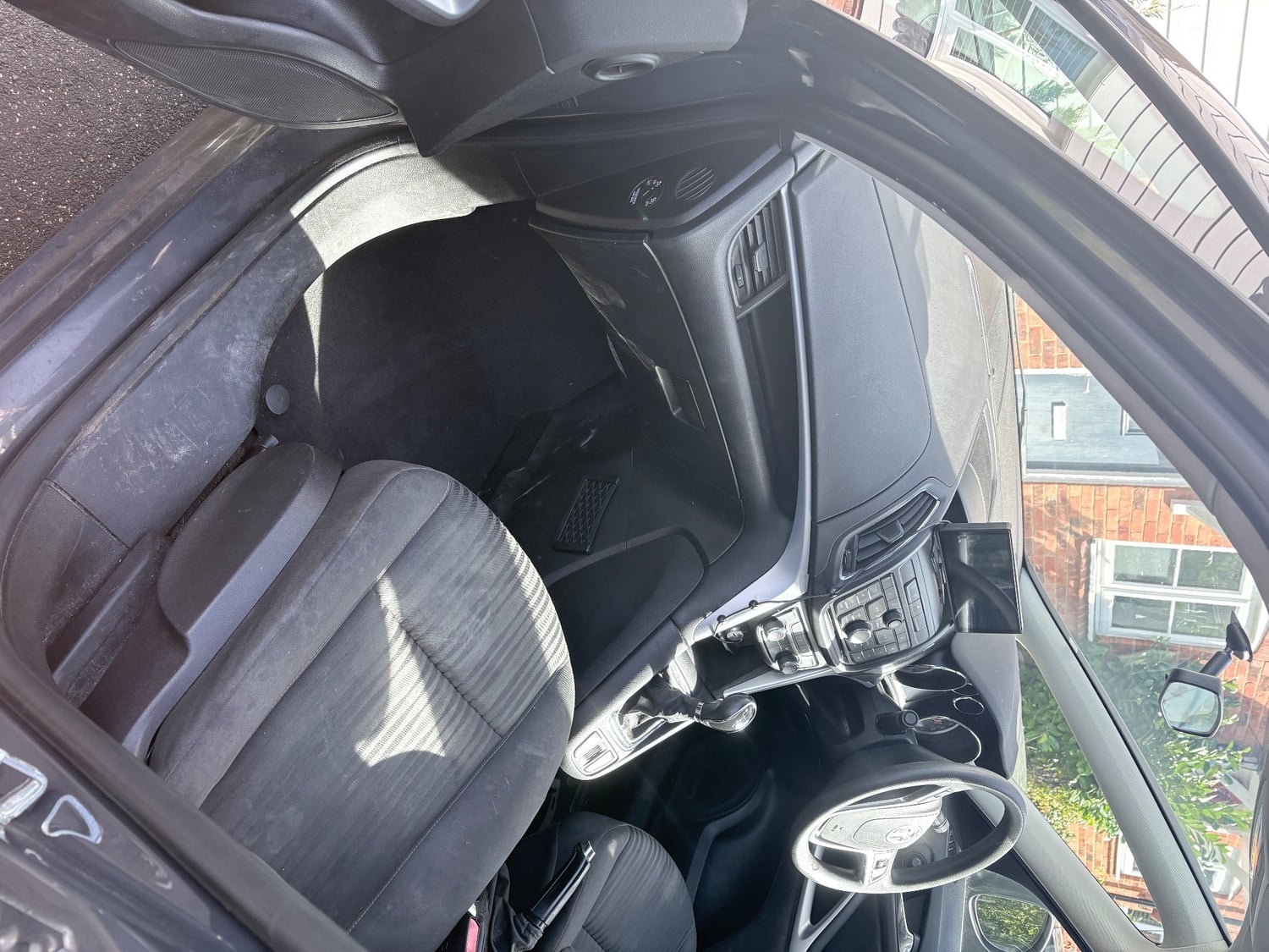 Vauxhall tourer grey - Cars in Horsham