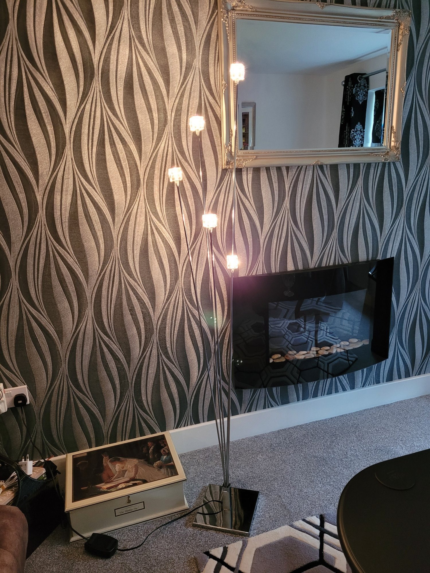 FLOOR UPLIGHTER (CUBE/CHROME) WITH DIMMER FUNCTION