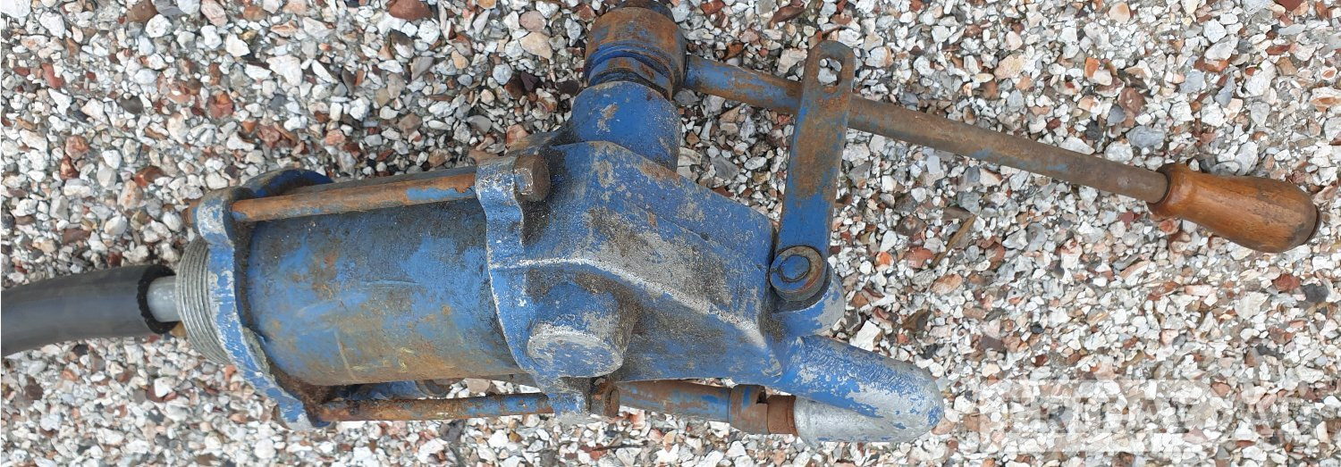 Blackpool VINTAGE GARAGE FINA OIL PUMP / DISPENSER. 