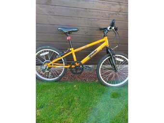 Apollo Fade child's bicycle
